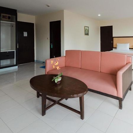 Nice Beach Hotel Rayong Exterior foto