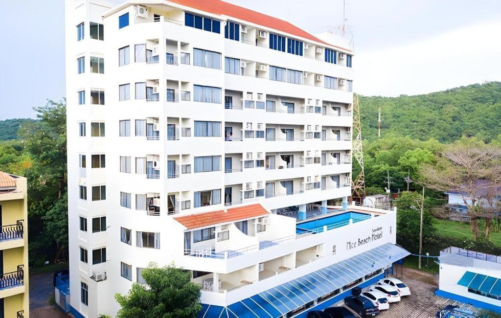 Nice Beach Hotel Rayong Exterior foto