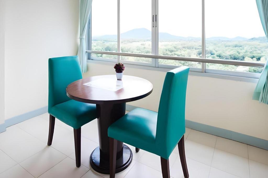 Nice Beach Hotel Rayong Exterior foto