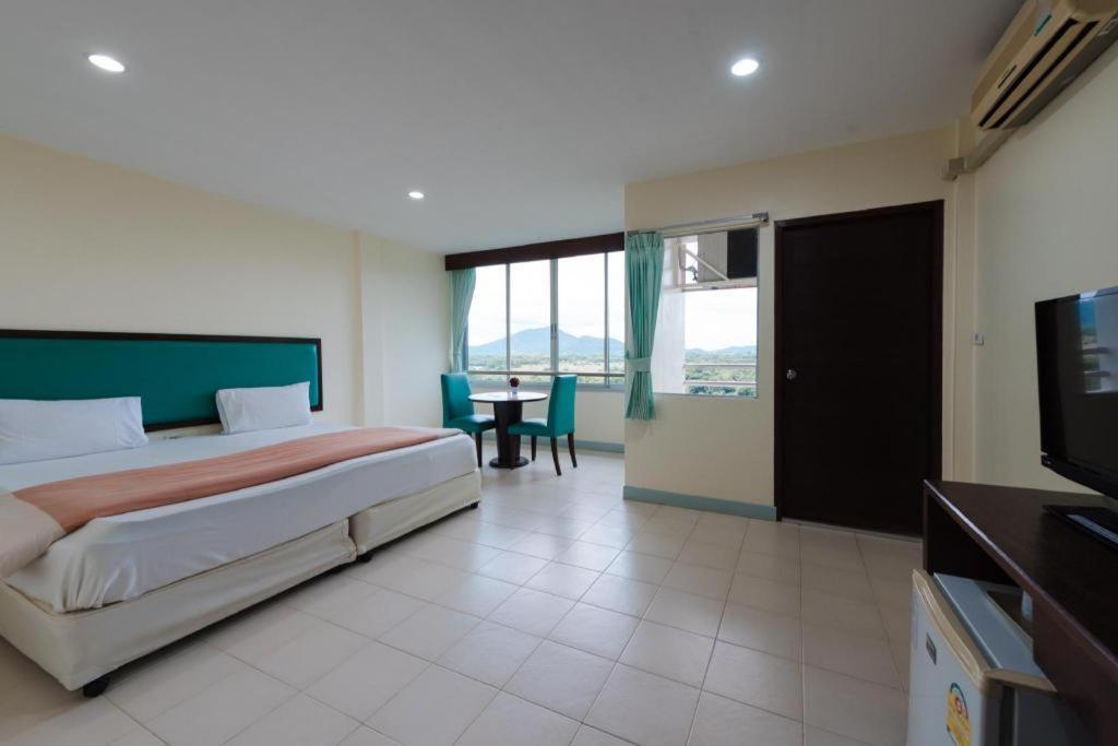 Nice Beach Hotel Rayong Exterior foto