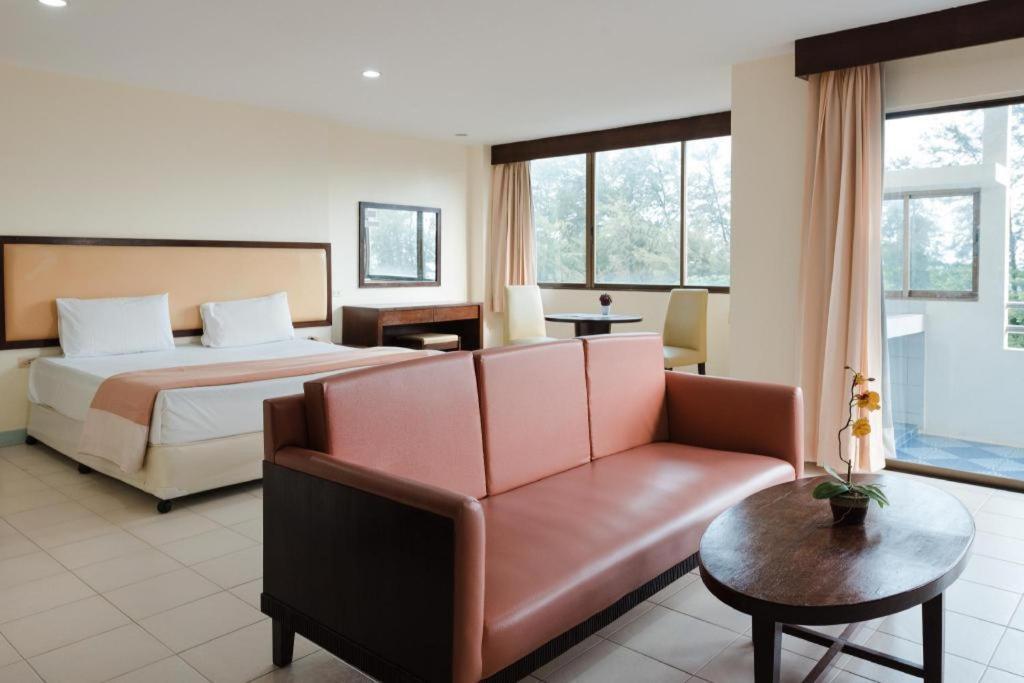 Nice Beach Hotel Rayong Exterior foto