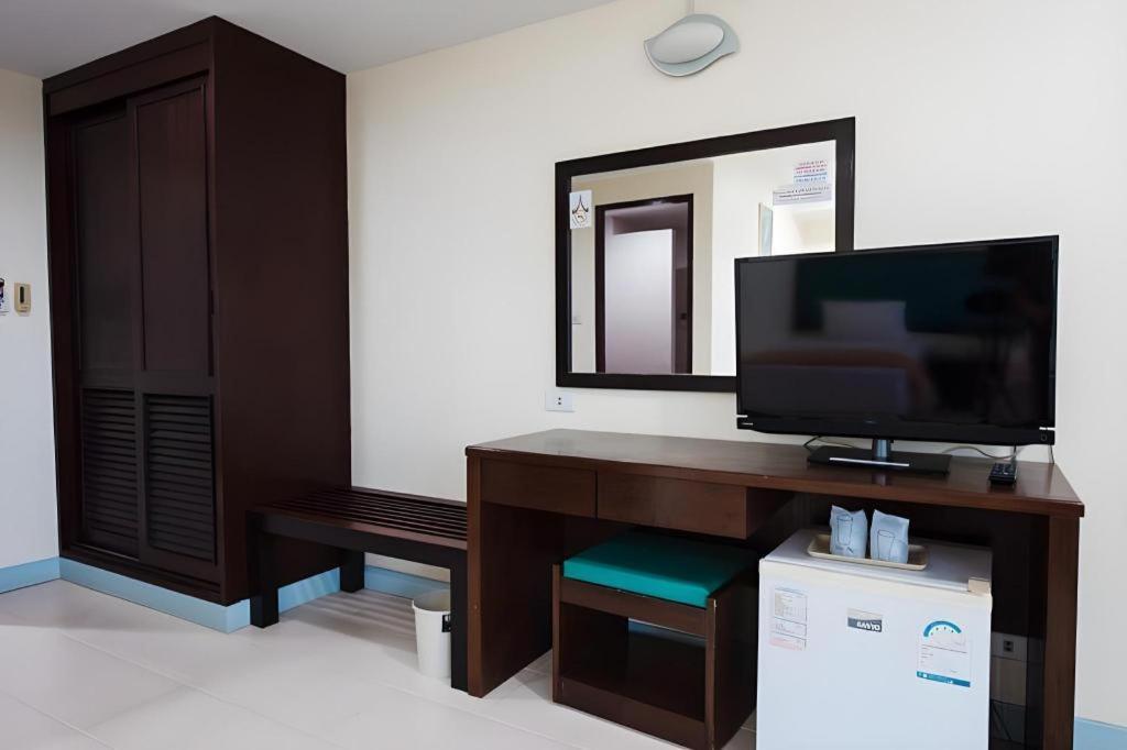 Nice Beach Hotel Rayong Exterior foto