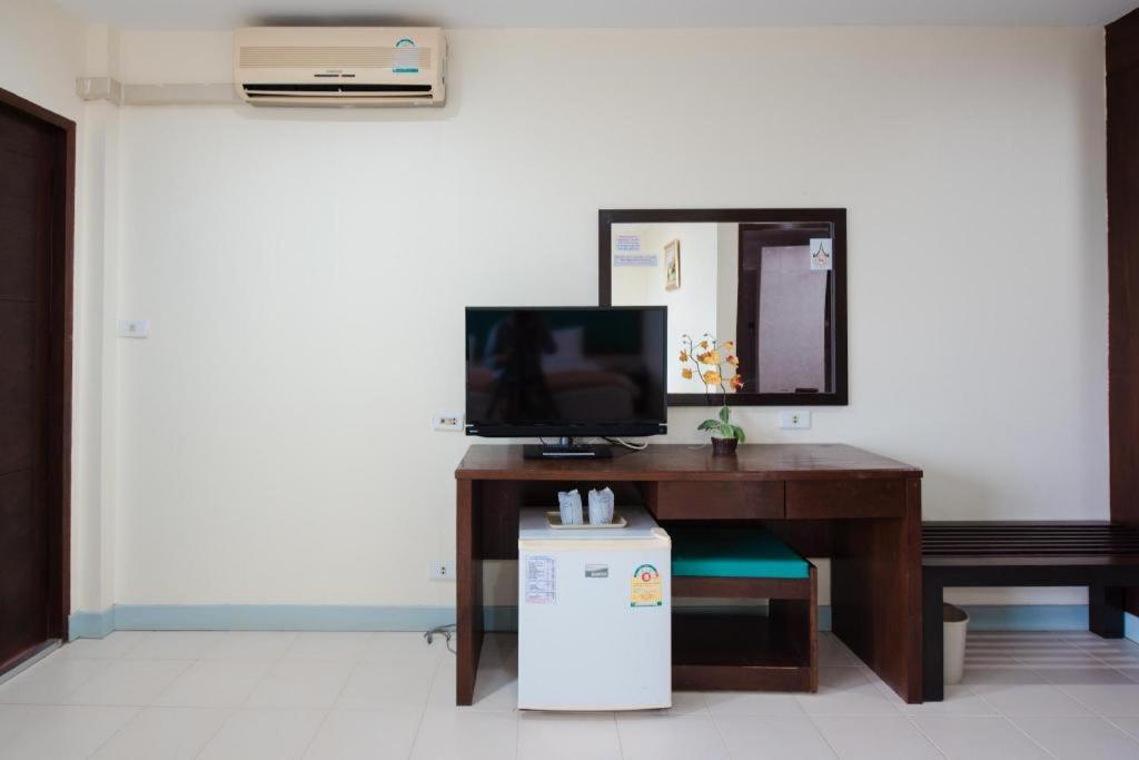 Nice Beach Hotel Rayong Exterior foto